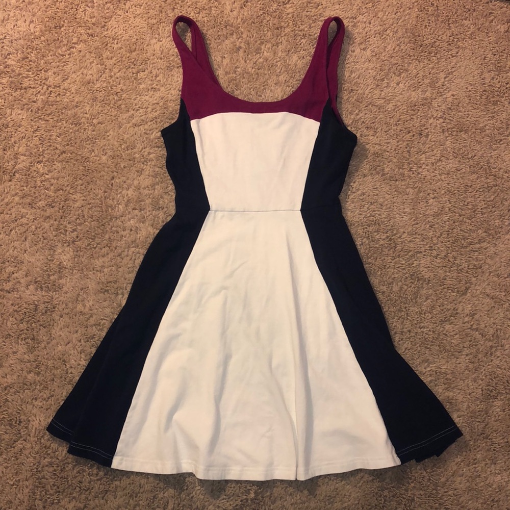 [EXPRESS] SKATER DRESS - Picture 2 of 5